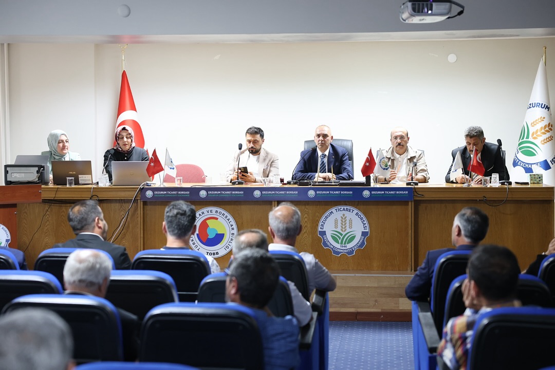 Erzurum Ticaret Borsası’nda Haftalık Yönetim Kurulu ve Meclis Toplantıları Gerçekleşti, TOBB UYUM Genel Koordinatörü Elif Ekici Sunum Yaptı